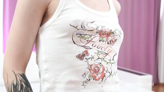 Пять мужиков жёстко ебут блондинку