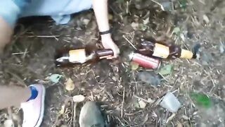 Нашёл спящую пьяную девку в лесу