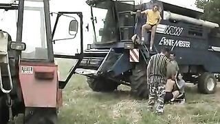 На деревне уважают трактористов